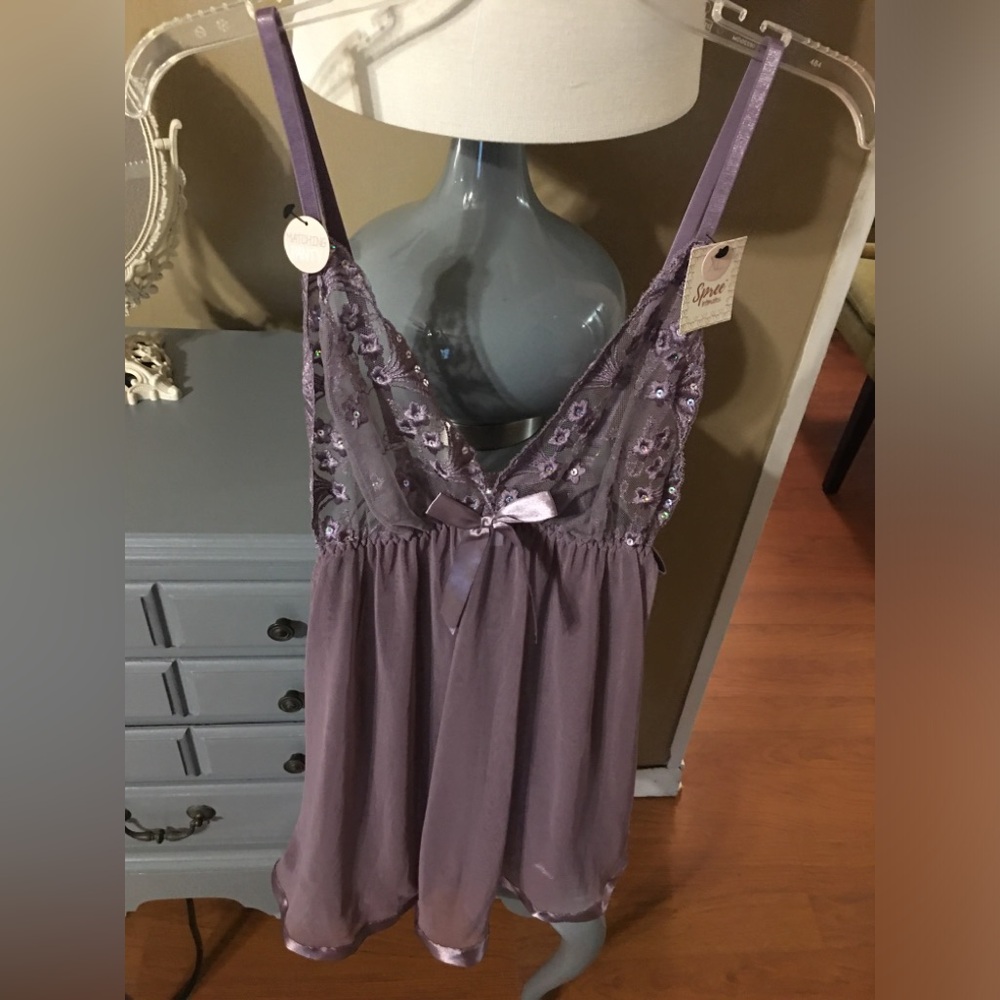Women intimates wear set.NWT
